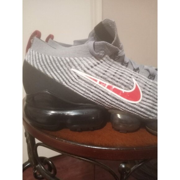 Nike Air VaporMax Flyknit 3 Men's Size 11.5 Particle Grey/Black/Red, AJ6900-012 - Picture 4 of 15